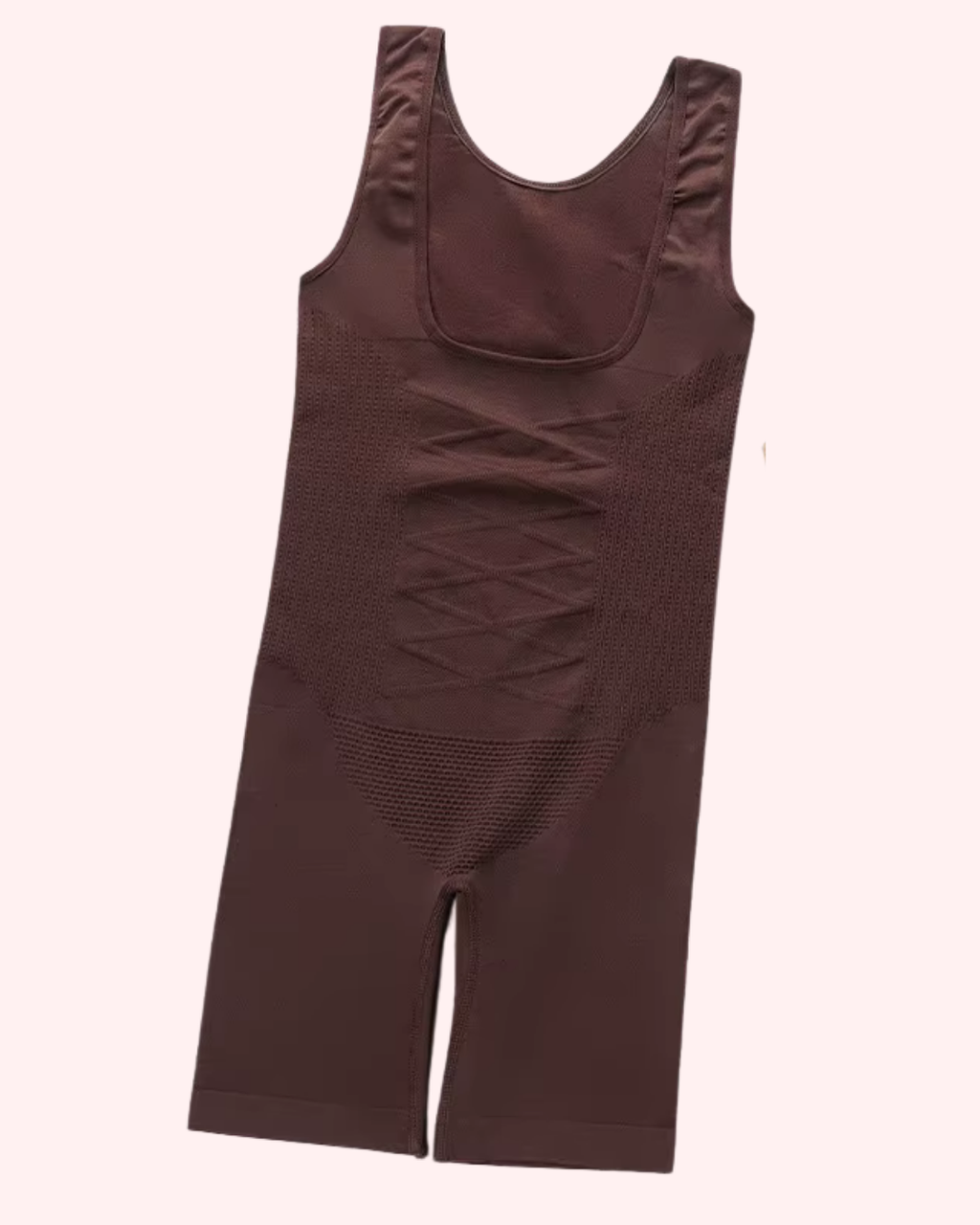 Lifted Hips, Smooth Silhouette ||| Targeted knit panels cup and lift the hips to prevent sagging while keeping the waist and thighs sleek. The back view shows a naturally rounded, supported shape.