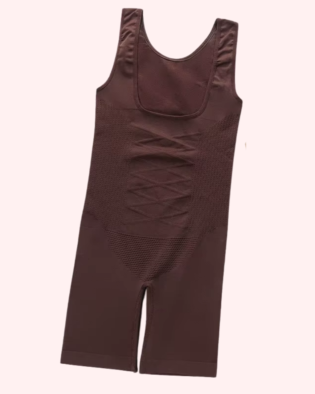 Lifted Hips, Smooth Silhouette ||| Targeted knit panels cup and lift the hips to prevent sagging while keeping the waist and thighs sleek. The back view shows a naturally rounded, supported shape.