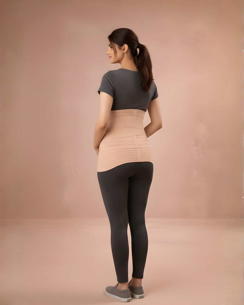 Adjustable Hook Strap ||| Pull-to-adjust straps create secure 360° support without bulk under clothes