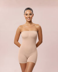 Strapless sculpting essential ||| Clean, strapless bodysuit that shapes the bust, waist and thighs while staying invisible under tricky necklines.