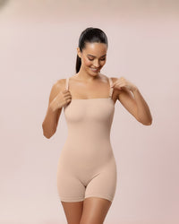 Strap-to-strapless switch ||| Easily clip straps on for extra support or remove them for clean, strapless looks.