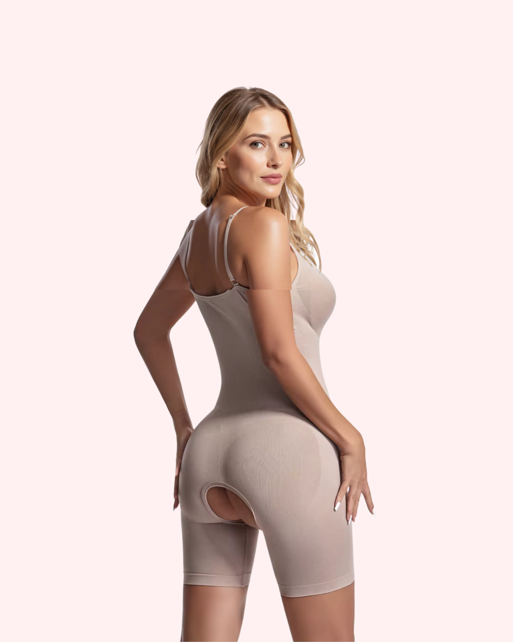 Hip-Lifting Design ||| Gently pulls up your hips for a natural-looking lift that rounds and smooths your backside.