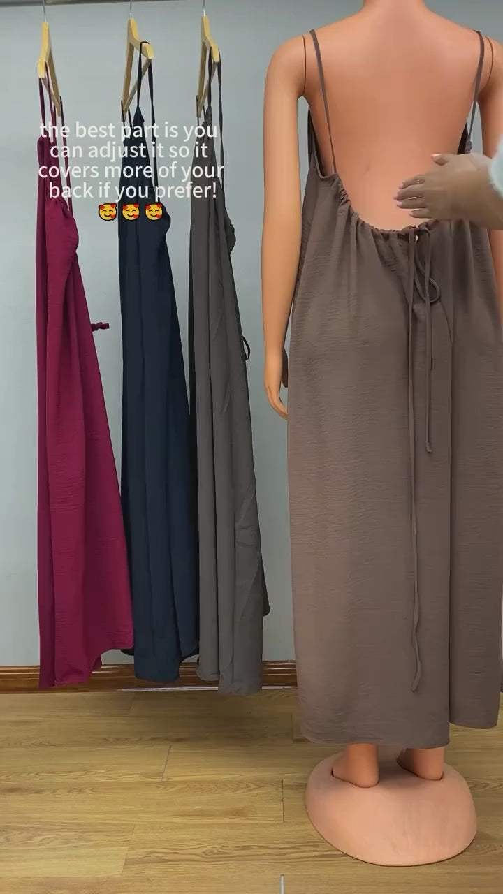 Adjustable Straps ||| Use the straps and silhouttes to adjust Neckline and the back